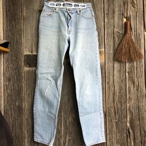 Vintage Levi’s 550 Relaxed Fit Tapered Leg